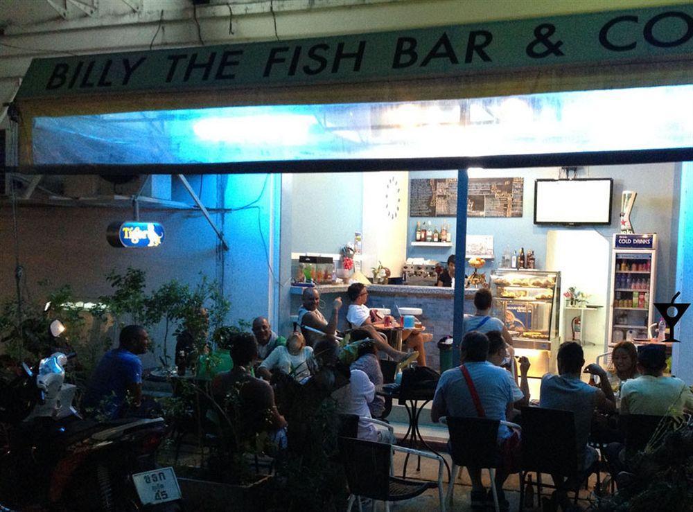 Happy Fish Guesthouse Patong Buitenkant foto