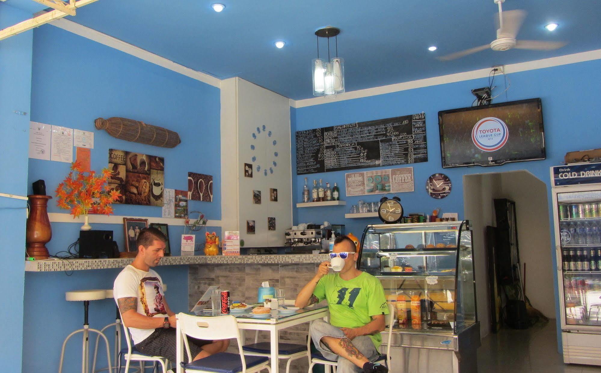 Happy Fish Guesthouse Patong Buitenkant foto
